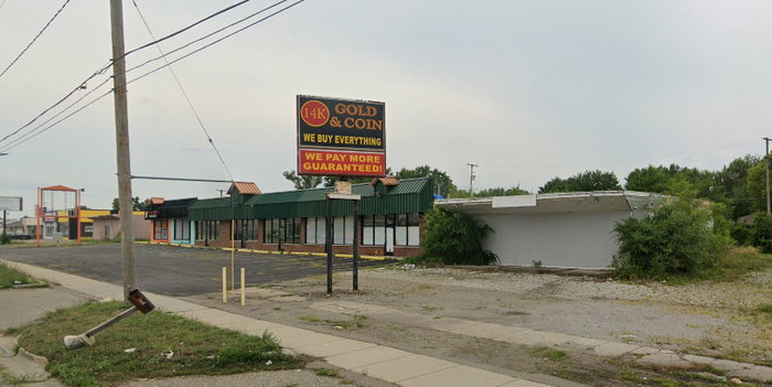 Stans Donut Drive-In - 2019 (newer photo)